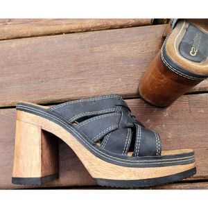 *TRUE VINTAGE* 2000 Candie's Black Leather Wood-Effect Platform Sandals